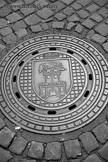 ljubljana-manhole-1.jpg