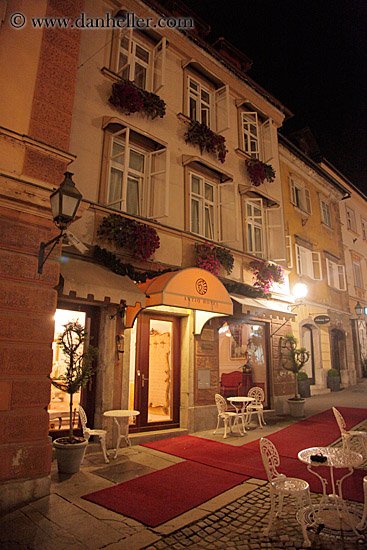 antiq-hotel-facade-at-nite.jpg