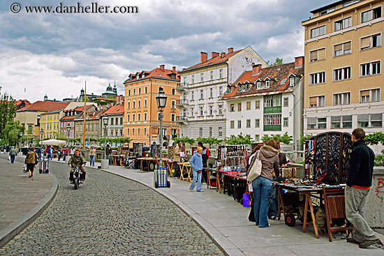 sidewalk-street-vendors.jpg