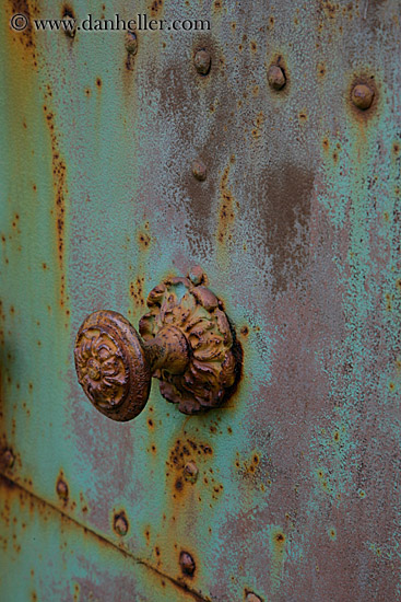 iron-doorknob-1.jpg