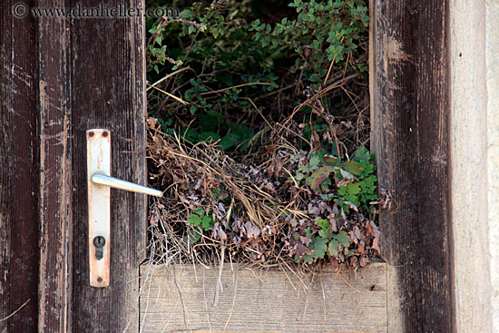 dirt-behind-door-2.jpg