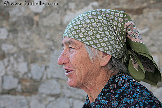 old-woman-in-bandana.jpg