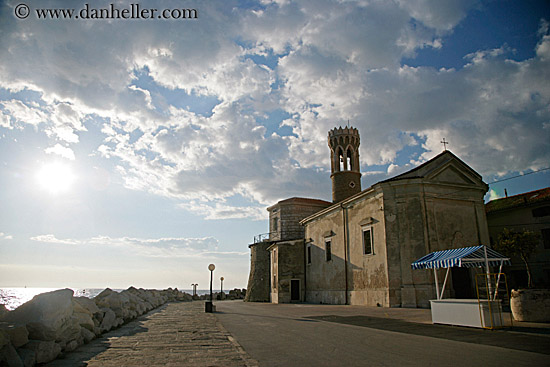 cape-modona-fortress-1.jpg