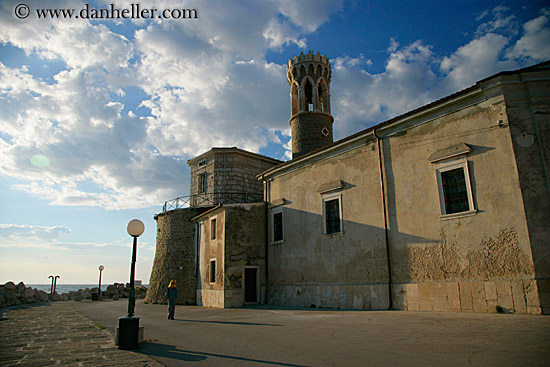 cape-modona-fortress-2.jpg