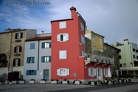 colorful-buildings-5.jpg