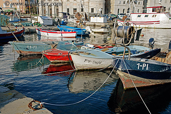 boats-in-harbor-11.jpg