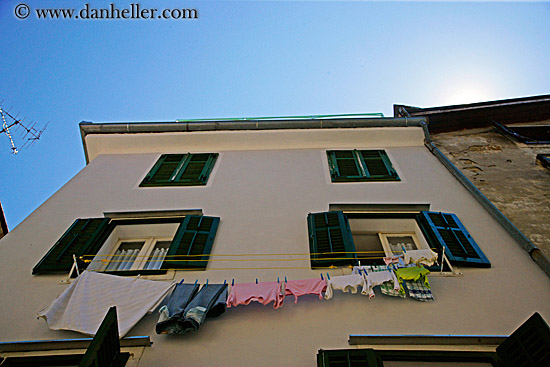 hanging-laundry-3.jpg