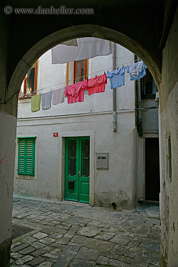 hanging-laundry-7.jpg