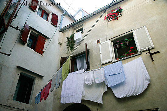 hanging-laundry-8.jpg