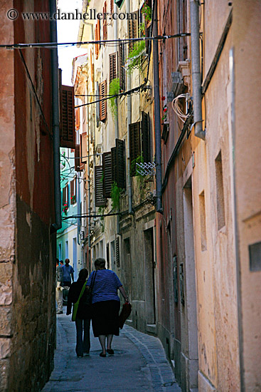 walking-in-alley-1.jpg