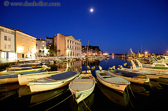 nite-boats-harbor-2.jpg