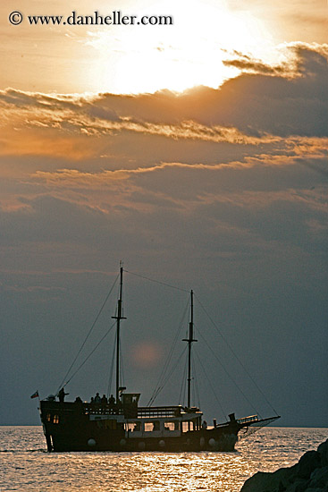 sunset-n-ship-3.jpg