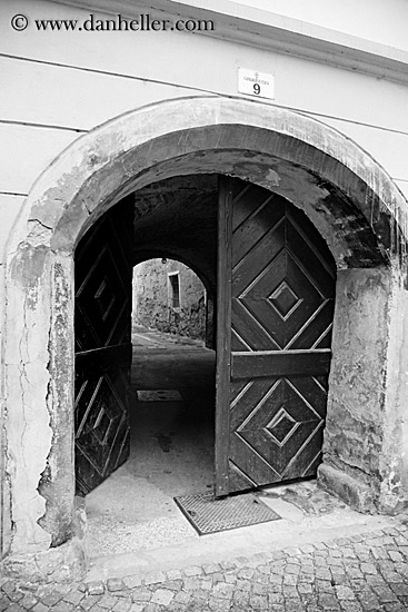 door-n-archways.jpg