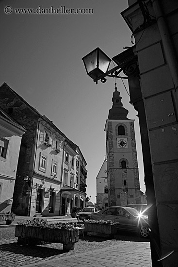 street_lamp-n-town-bw.jpg