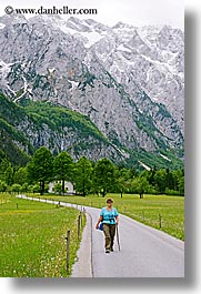 images/Europe/Slovenia/WT-Group/James-Patty-Clark/patty-walking.jpg