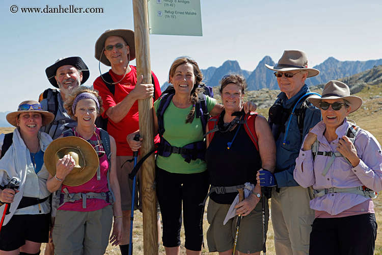 hiker-group-photo-02.jpg