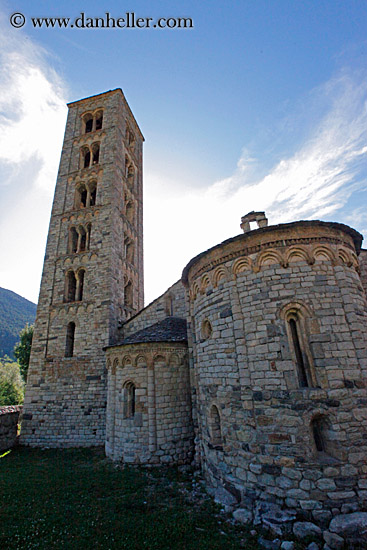 early-11th-century-church-04.jpg