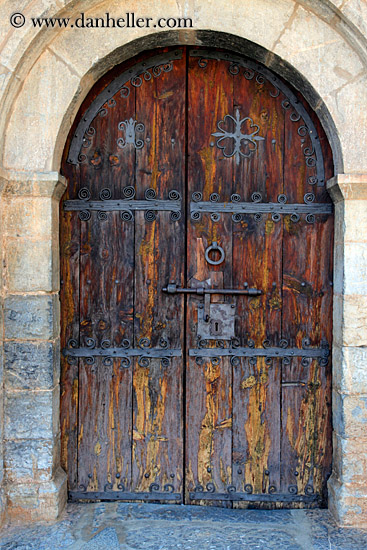 church-door-archway-02.jpg