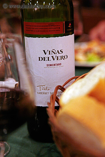 vinas-del-vero-red-wine-02.jpg