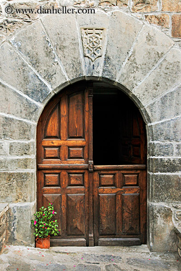 wood-arch-door-n-flowers-01.jpg