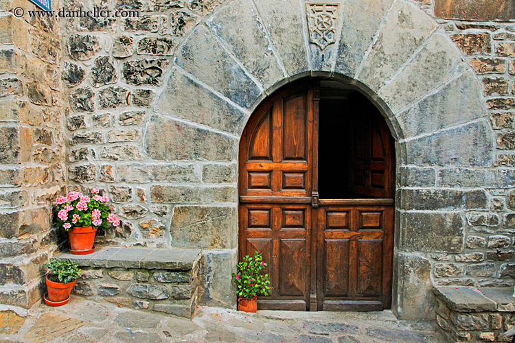 wood-arch-door-n-flowers-02.jpg