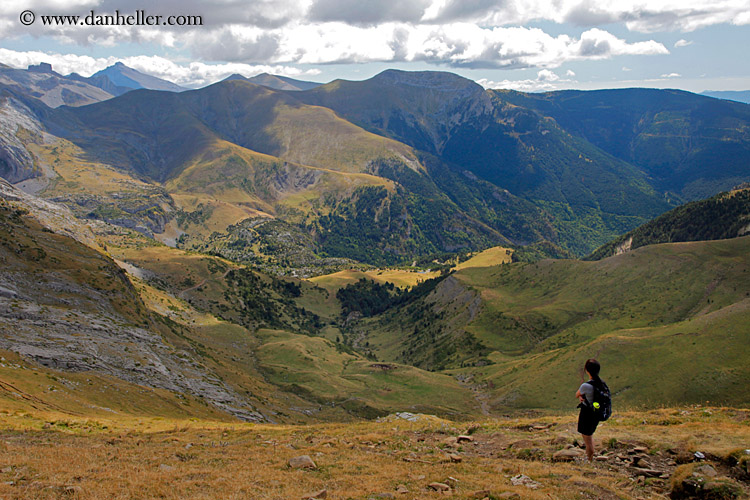 hiking-in-hills-10.jpg