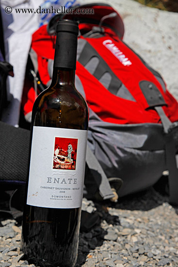 wine-n-backpack-01.jpg