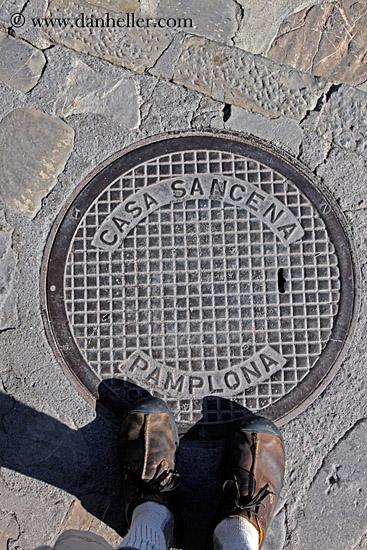pamplona-manhole-cover.jpg