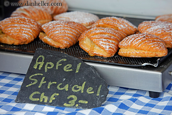 apple-strudel.jpg