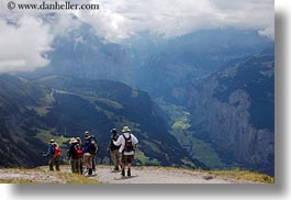 images/Europe/Switzerland/Grindelwald/hikers-n-mtns-02.jpg
