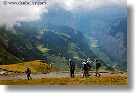 images/Europe/Switzerland/Grindelwald/hikers-n-mtns-03.jpg
