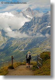 images/Europe/Switzerland/Grindelwald/hikers-n-mtns-07.jpg