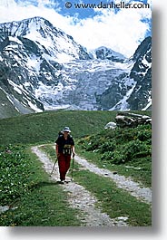 images/Europe/Switzerland/Hikers/hikers-0002.jpg