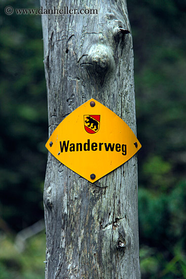 wanderweg-sign.jpg