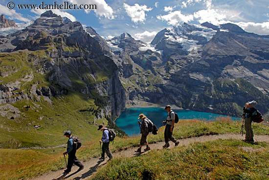 lake-oeschinensee-hikers-08.jpg