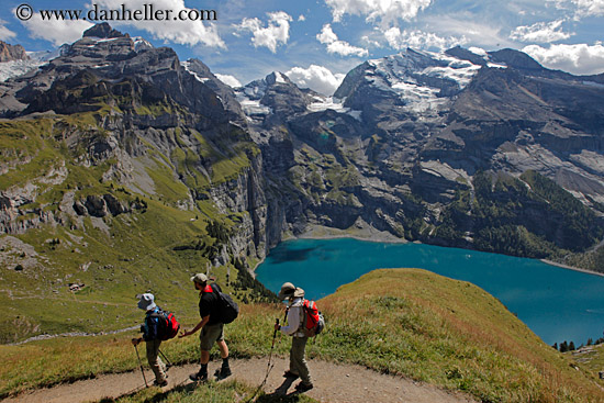 lake-oeschinensee-hikers-10.jpg