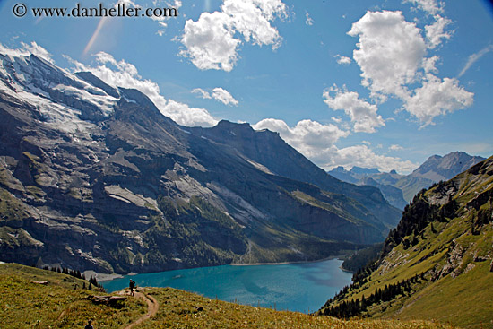 lake-oeschinensee-hikers-11.jpg