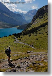 images/Europe/Switzerland/Kandersteg/LakeOeschinensee/lake-oeschinensee-hikers-15.jpg