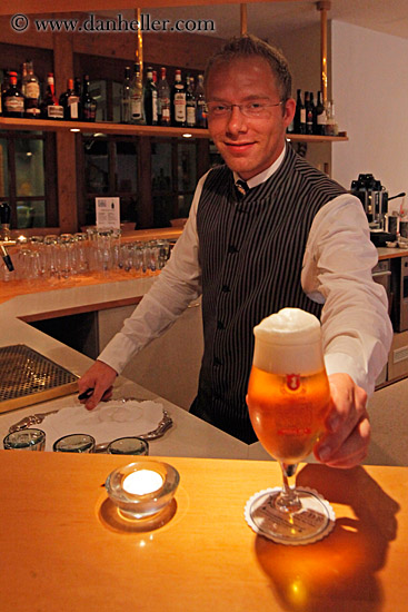 bartender-serving-beer-01.jpg