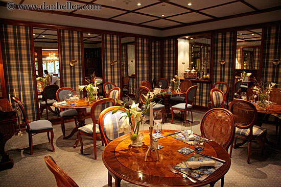 dining-room-02.jpg
