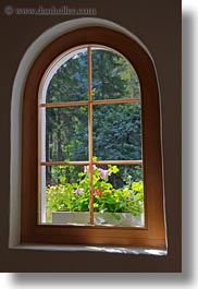 images/Europe/Switzerland/Kandersteg/WaldHotelDoldenhorn/flowers-in-windows-02.jpg