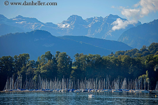 boats-n-mtns-01.jpg