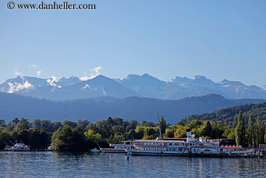 boats-n-mtns-03.jpg