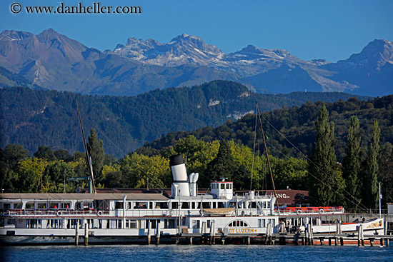 boats-n-mtns-09.jpg