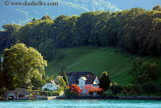 house-on-lake-02.jpg