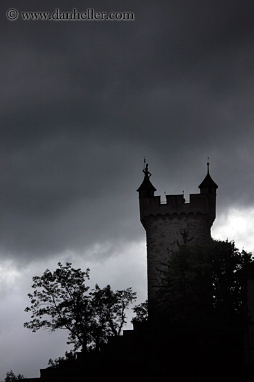 castle-silhouette-02.jpg