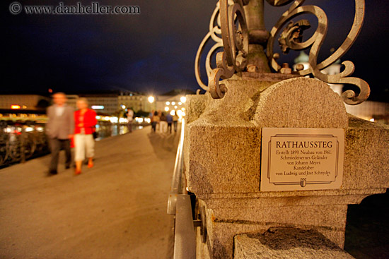 rathaussteg-bridge-sign.jpg