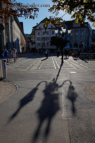 street-lamp-shadow.jpg