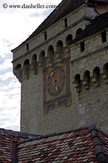 chateau-de-chillon-clock.jpg