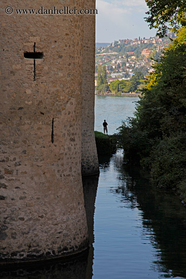 chateau-de-chillon-n-fisherman-01.jpg